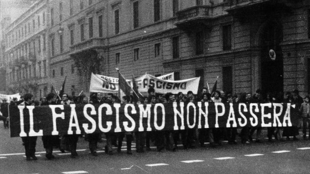 1922